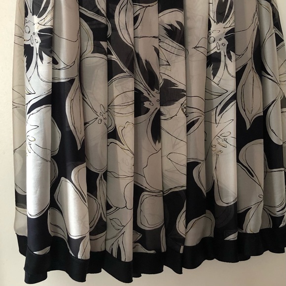 Msiamo Black and White Skirt - Picture 2 of 7